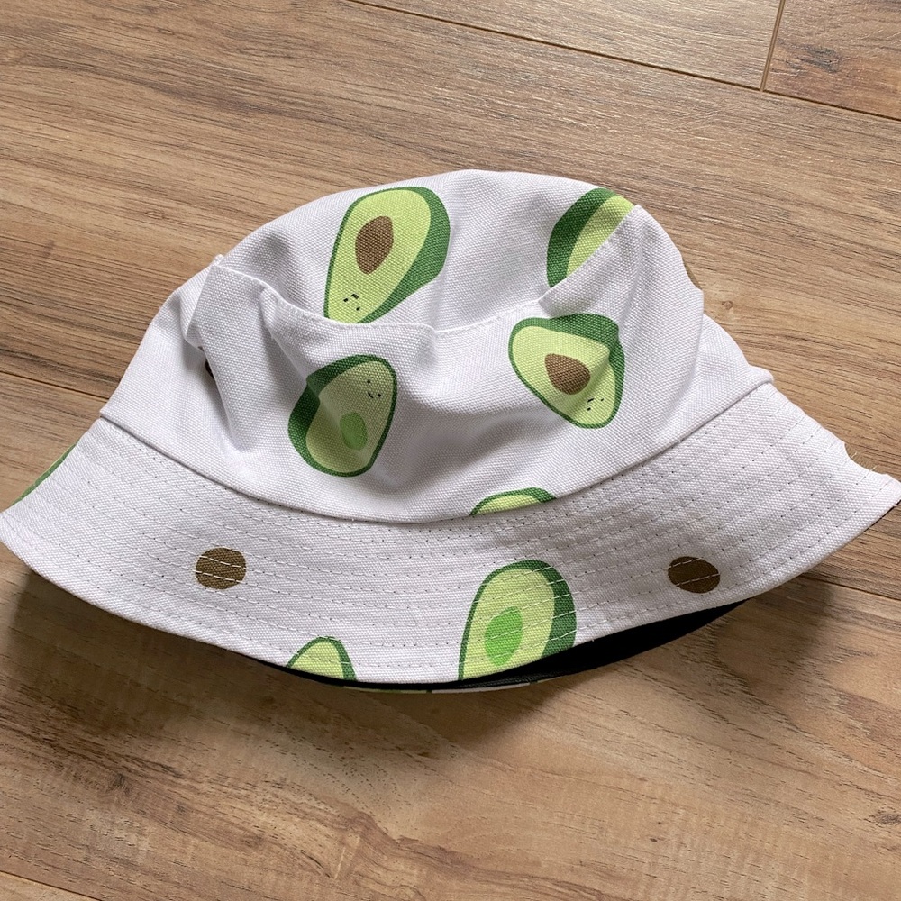 Avocado black reversible bucket hat